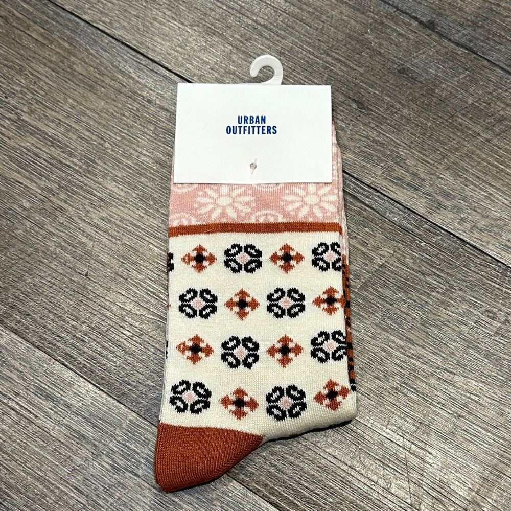 Urban Outfitters Floral Socks - Cream and Brown - Kara Patterned Crew Sock NWT